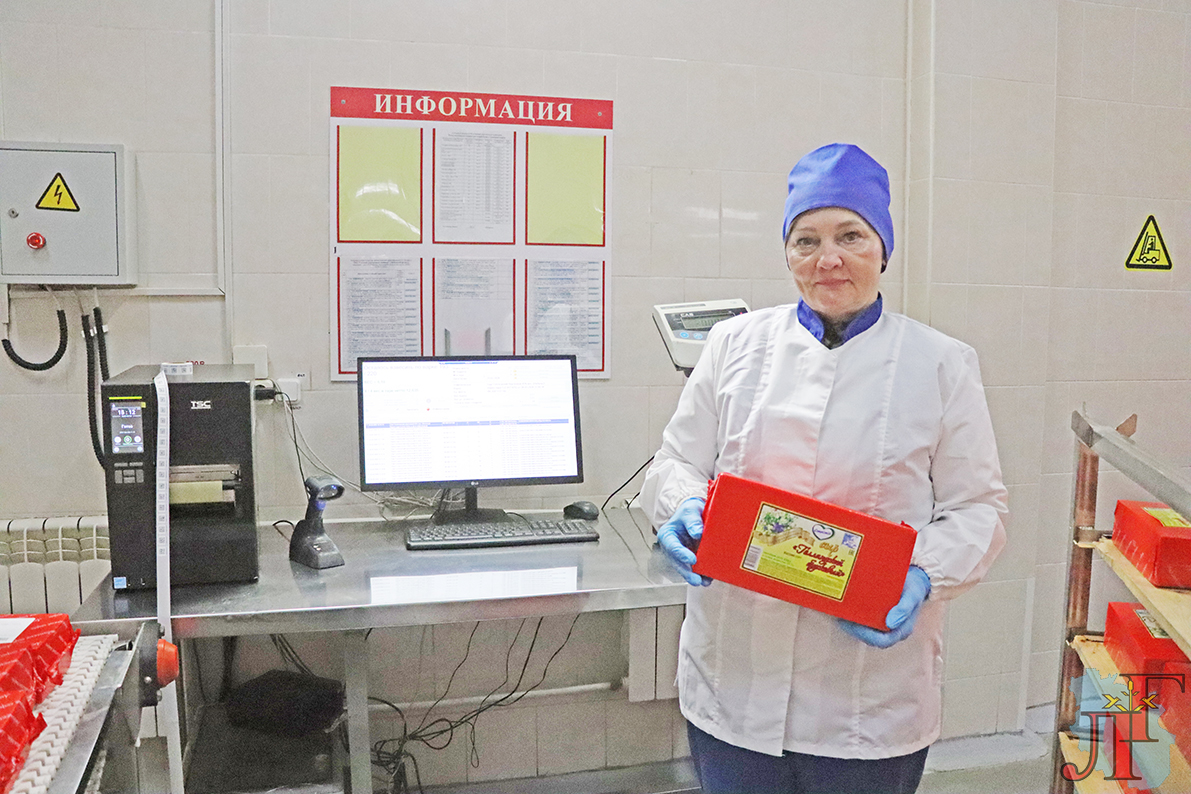 Знает рецепт сыра и счастья сыродел Любанского филиала ОАО «Слуцкий сыродельный комбинат» Маргарита Ашуйко