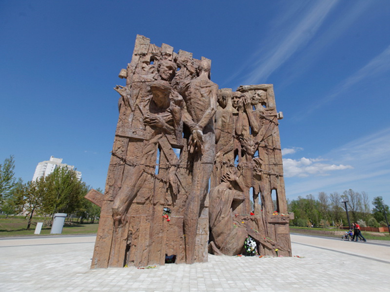 Какой нацистский лагерь смерти был самым крупным на оккупированной территории СССР?