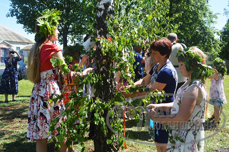 «Куста» вадзілі – вяскоўцаў дзівілі, або На Тройцу, ці, як называюць гэты дзень у народзе, Сёмуху, у Пластку штогод ладзіцца міжрэгіянальны фэст.