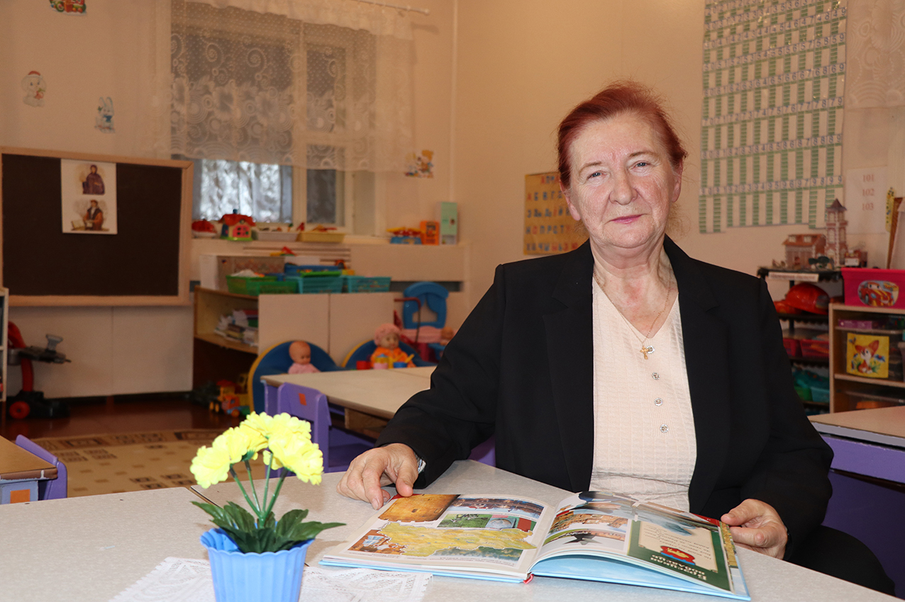 Сердце, отданное детям: история воспитателя из Речени, для которого возраст – не помеха энергичной любви