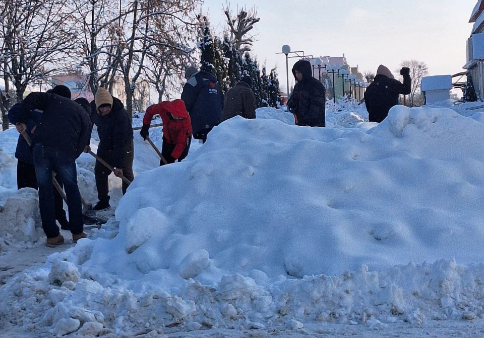 Труд как путь исправления: в Любанском районе граждане, имеющие судимость, безвозмездно трудятся на благо города