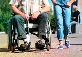 В Беларуси работать на полставки смогут те, кто ухаживает за инвалидами и пожилыми родственниками