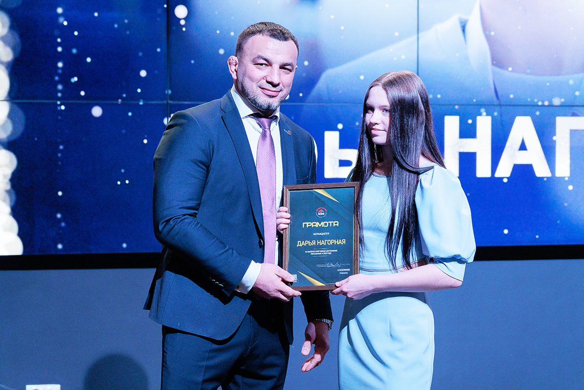 Белорусская федерация борьбы подвела итоги 2023 года и наградила любанчанку