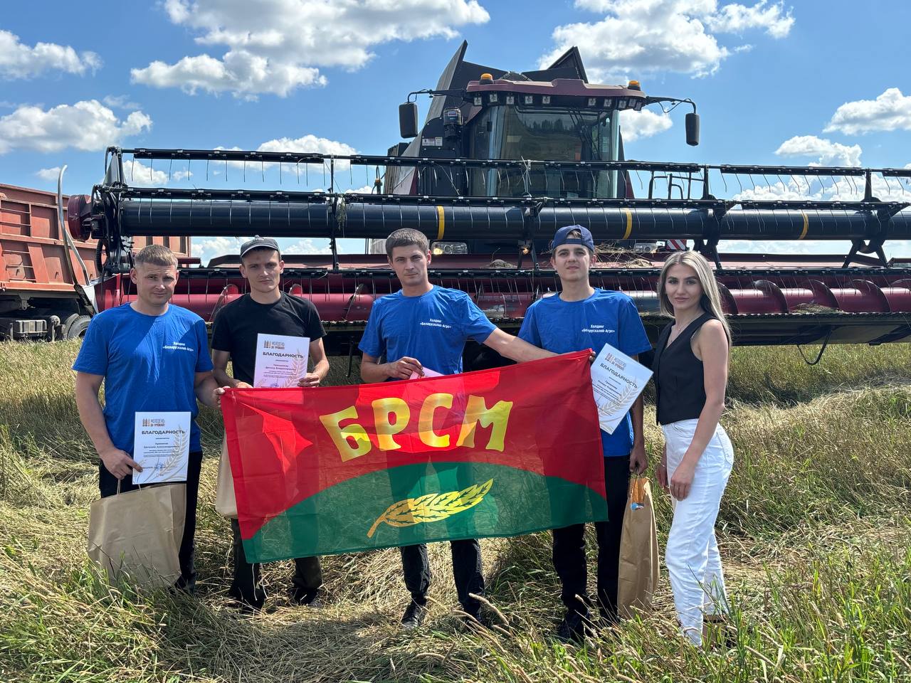 Молодежные экипажи-тысячники определились на уборке урожая в Любанском районе