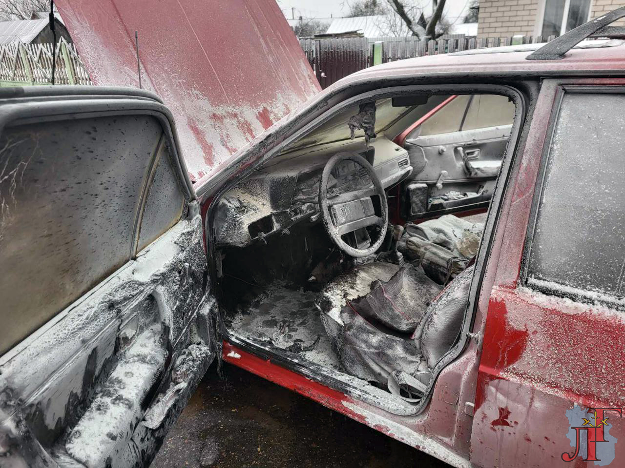 В Любани чуть не сгорел легковой автомобиль 