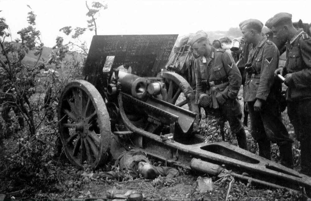 Как артиллерист Николай Сиротинин в одиночку остановил вражескую колонну?