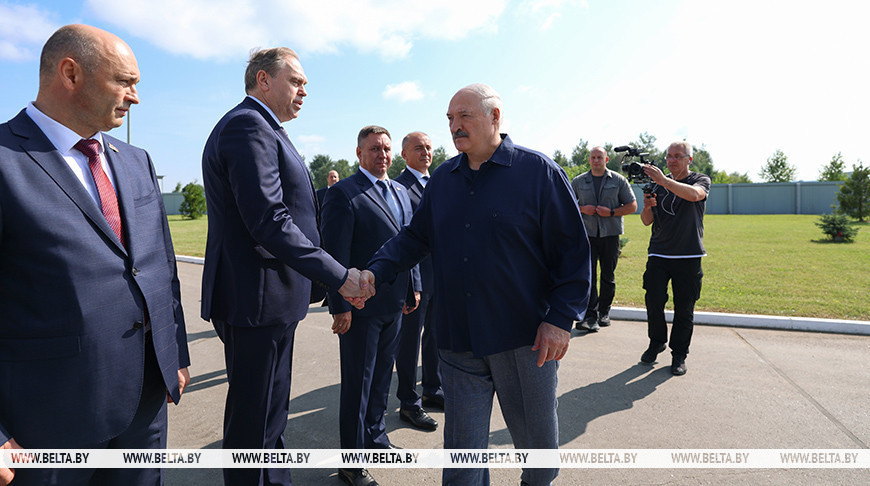 Лукашенко на МТК «Устенский»: нужна четкая программа по разведению красной датской породы и жесткий контроль за падежом Лукашенко на МТК «Устенский»: нужна четкая программа по разведению красной датской породы и жесткий контроль за падежом