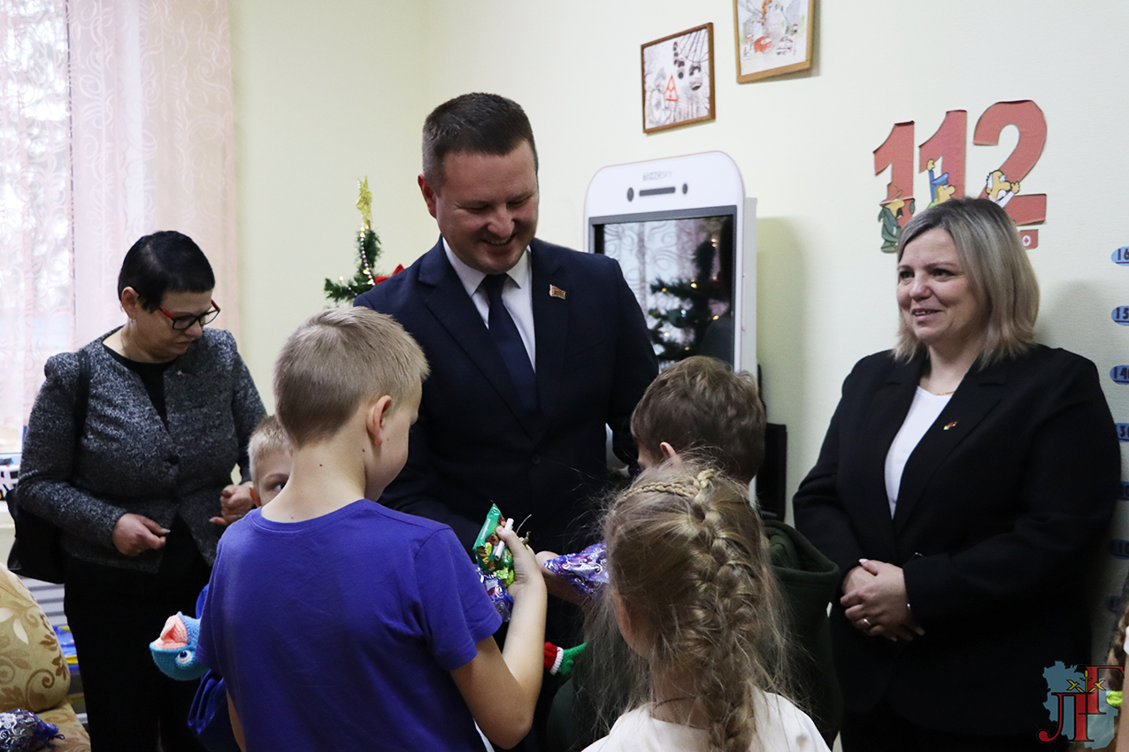 Акция «Наши дети» продолжает дарить радость и волшебство предстоящего новогоднего праздника