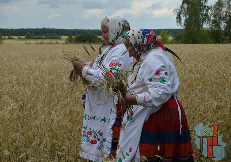 Вучылі жаць, пячы хлеб ды танцаваць